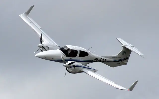 Diamond DA42