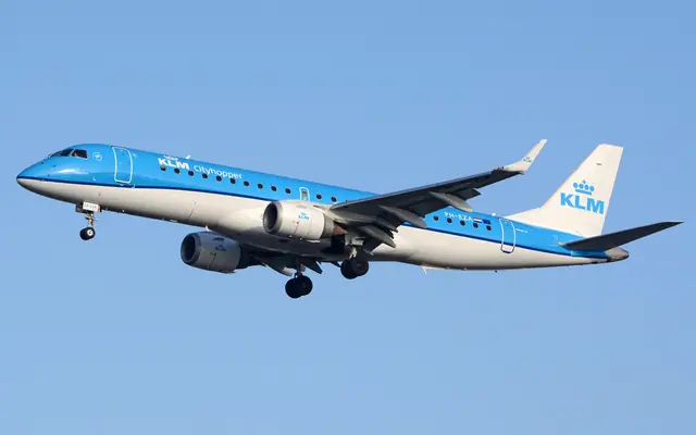 Embraer E195
