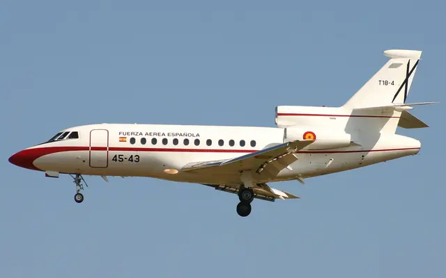Dassault Falcon 900